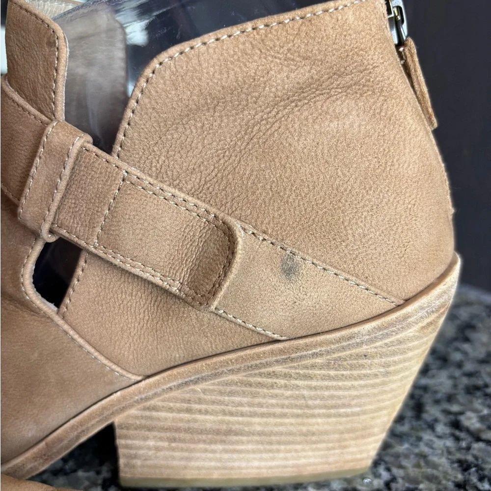 Eileen Fisher Ives Tan Tumbled Nubuck Stacked Heel Booties Size 8